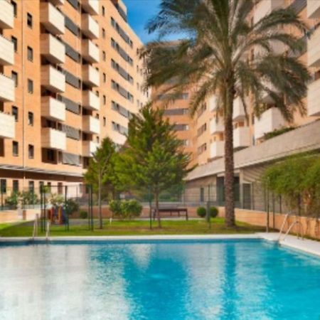 Keywise Perfect Location Next To Maria Zambrano Station, Central , Beach ,Pool And Free Parking Málaga Buitenkant foto