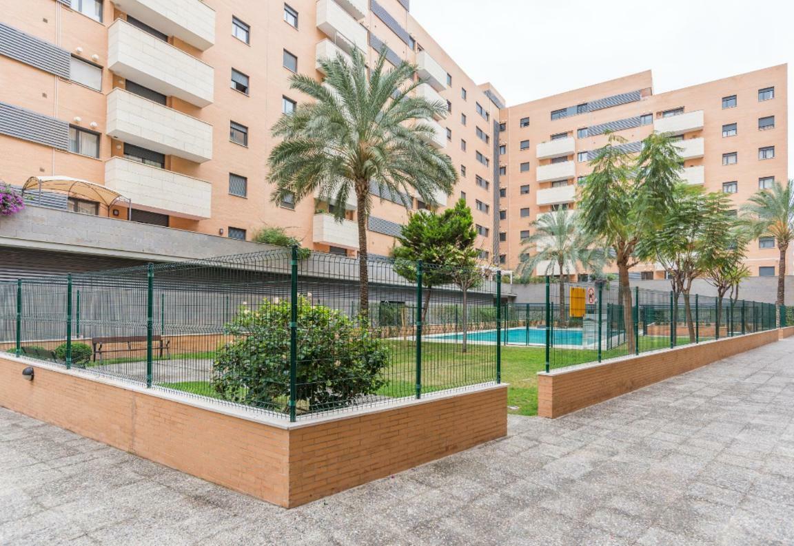 Keywise Perfect Location Next To Maria Zambrano Station, Central , Beach ,Pool And Free Parking Málaga Buitenkant foto