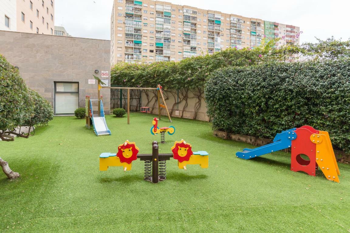 Keywise Perfect Location Next To Maria Zambrano Station, Central , Beach ,Pool And Free Parking Málaga Buitenkant foto